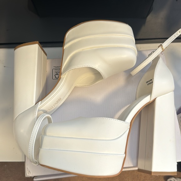 Beautiful White Platform - DreamPairs - Picture 6 of 6
